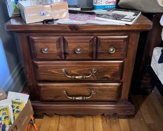 vintage 1970s–1980s solid wood nightstand with a Colonial Revival / Early American style influence