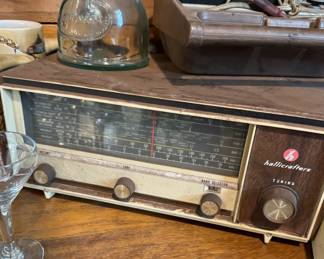 Hallicrafters Retro Ham Radio Receiver – Collectible Tube Electronics