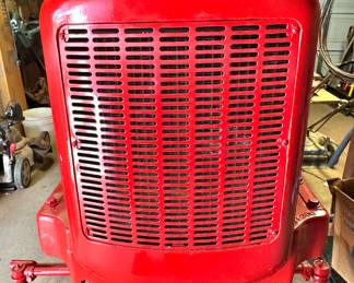 Farmall Tractor Front Grille – Antique IH Red