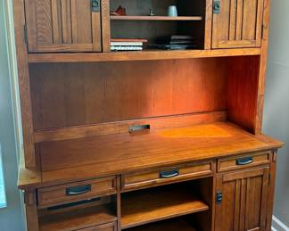 Computer Desk/Hutch