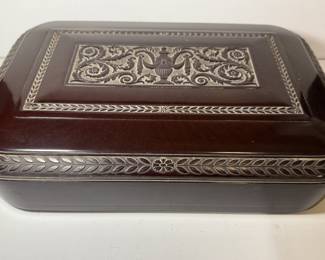 The Marshall White Company - Cameo Chest of Distinction, Lined with Silver Cloth 