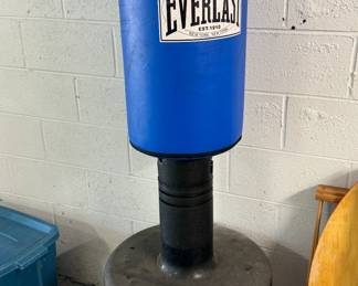 Everlast Freestanding Heavy Bag 