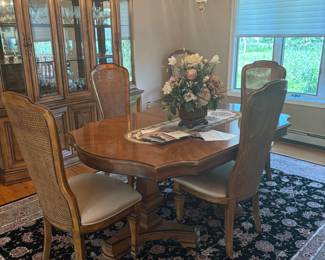 Dining  room set with 6 chairs 2 leaf 