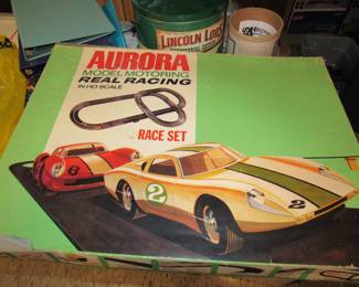 Slot car set w/ 2 cars 