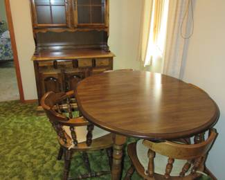 mini china cabinet  / dining table & chairs 