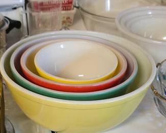 Set of Pyrex Nesting Bowls