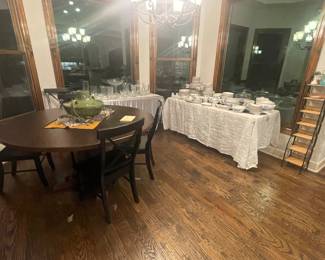 solid wood round dinning table 4 chairs -