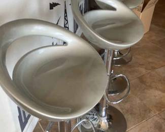 Retro Soda Fountain Style Bar Stools Set Of Four