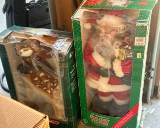 More animated figurines with box!