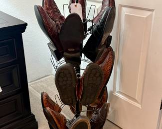 Metal Shoe Rack small
Men’s Shoes
