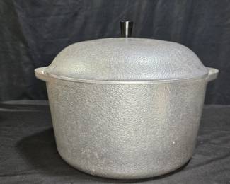 Hammered Cast Aluminum Dutch Oven