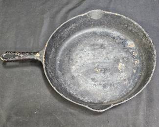 Vintage Griswald No.9 Cast Iron Skillet