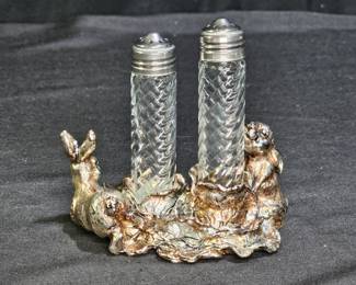 Vtg Arthur Court Cast Metal Bunnies in Cabbage S&P