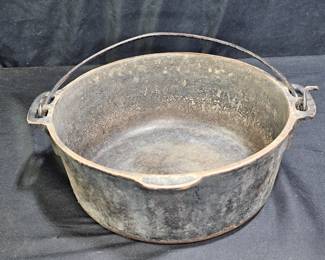 Vintage 5 Quart Cast Iron Dutch Oven Without Lid