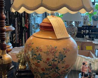 Large ceramic flower lamp 3’ tall $52.50 + tax