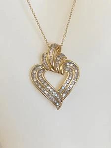 14K Gold with Diamonds Heart Pendant Necklace - 18" (3.6 Grams)