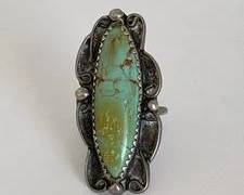 Vintage Southwestern Sterling Silver with Green Turquoise Ring - Size 5 1/4 (7.8 Grams)