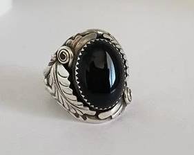 Native American Signed Manygoats Sterling Silver with Black Stone Mens Ring - Size 10 (12 Grams)