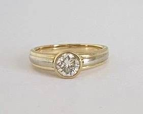14K Gold with Bezel Set Diamond Modern Design Ring - Approx 3/4+ Carat in Size) Size 8 1/2 (5.2 Grams)