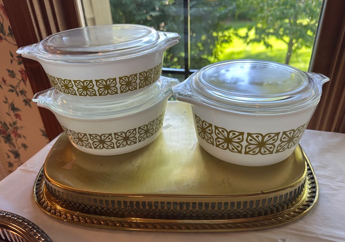 Vintage green square flowers Pyrex