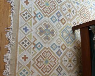 Pretty area rug 