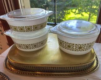 Vintage green square flowers Pyrex 