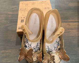 LOTS of Mini Melissa from size 8 to 11