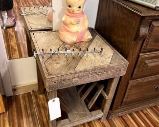 primitive furniture