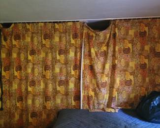Large drape retro material