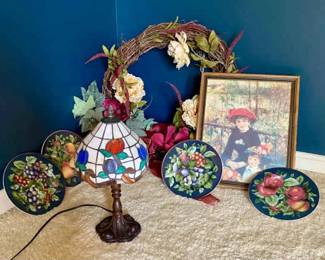 004 314 Stained Glass Lamp More