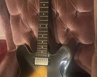 075 Epiphone Dot VS