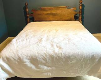 209 Queen Bed