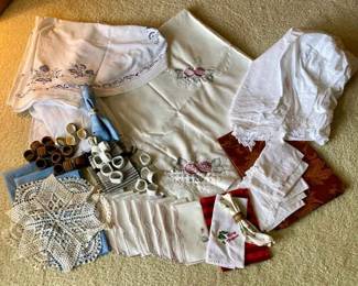 320 Dining Linens Things