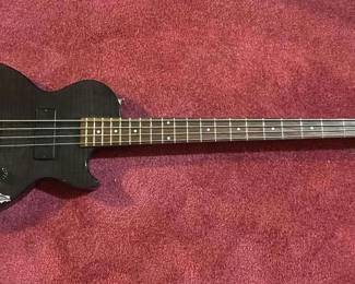 066 Epiphone Les Paul Studio Bass