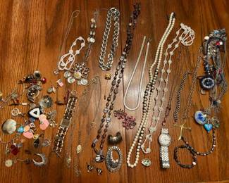 348 Costume Jewelry Mystery