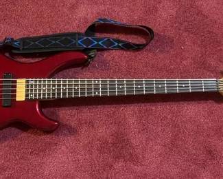 002 073 Jackson 5 String Bass