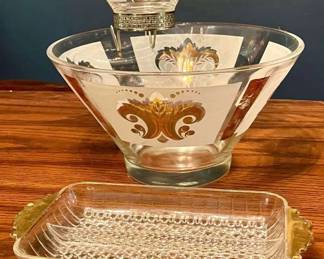 005 342 Vtg Party Dishes