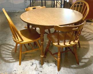 106 Round Oak Dining Set