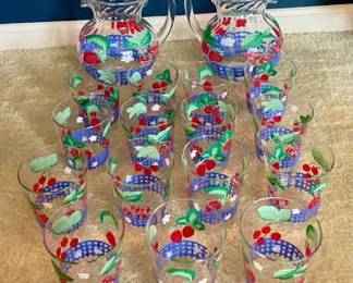 318 Pretty Plastic Ware