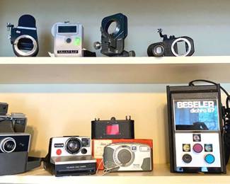 097 Vtg. Camera Swag
