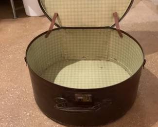 Vintage Brown Hat Case