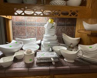 Kitchen Dishes and Servingware