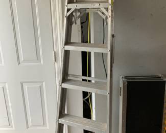 #152 Aluminum 6' Ladder $40.00