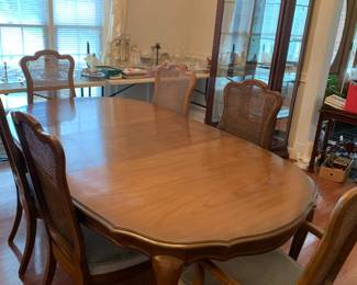 #5 French Provencial Table w/2 leaves & 6 chairs (1 captains chair) - 64-98x43x30 $125.00