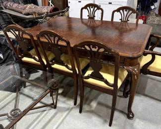 #245 queen anne leg dining table with 6 chairs $125.00
