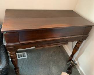 #92 Spinet Wood Desk w/flip Top w/cubbies w/pull-out tray & Side Pockets - 39x19x32 $175.00