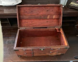 #91 Wood Box (looks like Cedar Chest) 12x7x5.5 $25.00