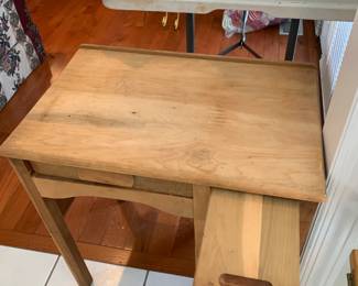 #108 Wood Kids Desk w/3 drawers & pull-out side tray - 24x16x25 $75.00