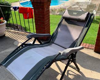 #134 Timer Ridge Anti-Gravity Chair w/Side Drink holder $40.00