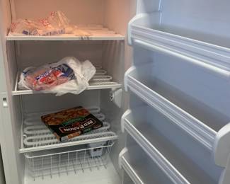 #113 Frigidaire Manual Upright Freezer - 15cu $100.00